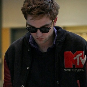 Robert Pattinson Clothing on Robert Pattinson Can T Stop Hoarding Clothes