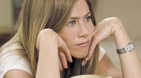 Jennifer-Aniston-hands-face.jpg